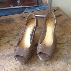 Seychelles Bronze Gold Snake Embossed Suede Wedges 7